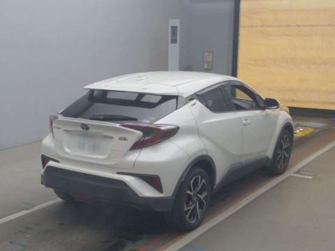 2017 Toyota C-HR ZYX10[1]