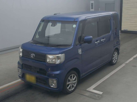 2017 Toyota Pixis Mega LA700A[0]