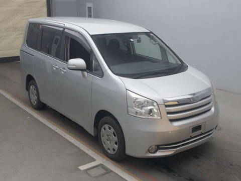 2008 Toyota Noah ZRR75G[2]