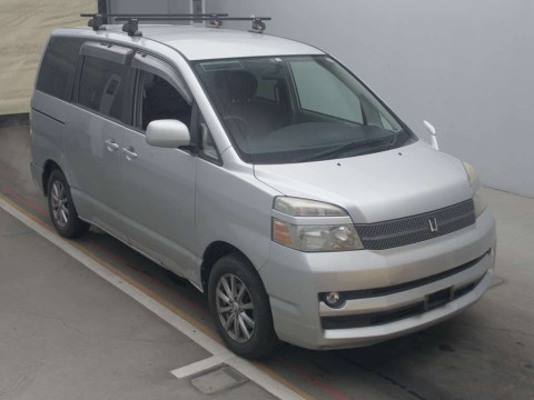 2006 Toyota Voxy AZR60G[2]