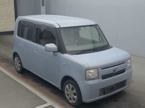 2014 Toyota Pixis Space L575A[2]