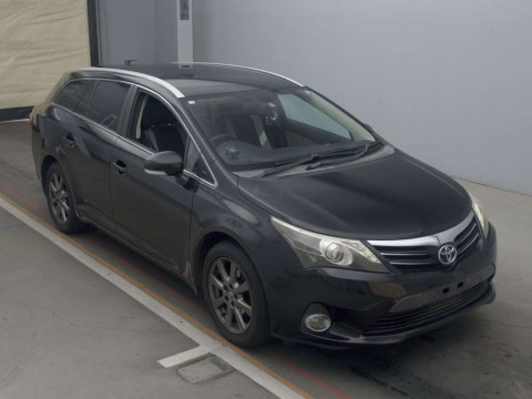 2012 Toyota Avensis Wagon ZRT272W[2]