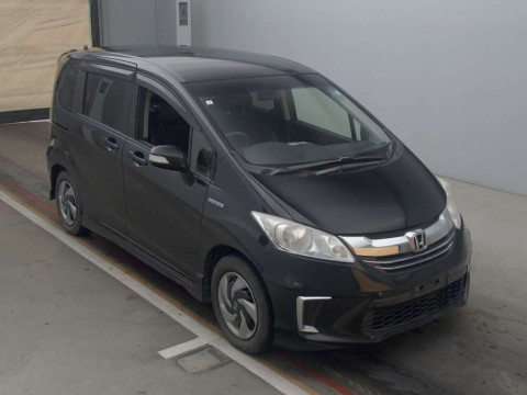 2015 Honda Freed hybrid GP3[2]