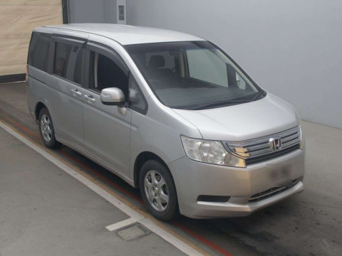 2010 Honda Step WGN RK1[2]