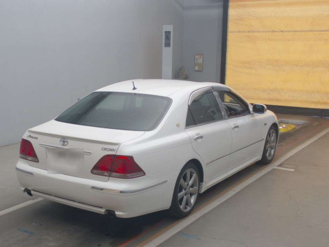 2004 Toyota Crown GRS182[1]