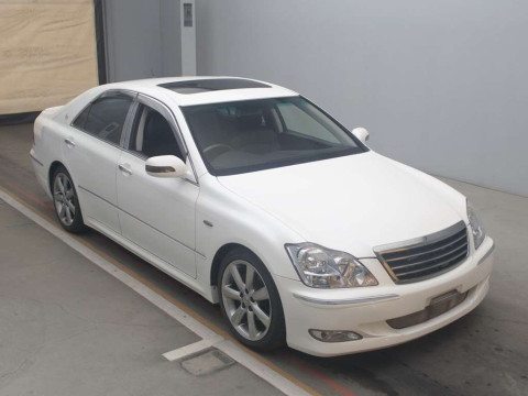 2004 Toyota Crown GRS182[2]