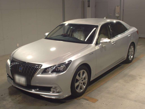 2014 Toyota Crown Majesta GWS214[0]