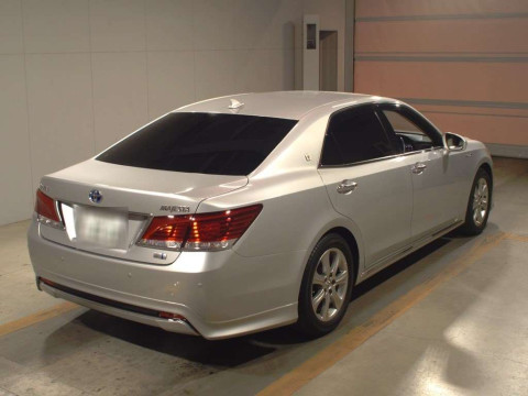 2014 Toyota Crown Majesta GWS214[1]