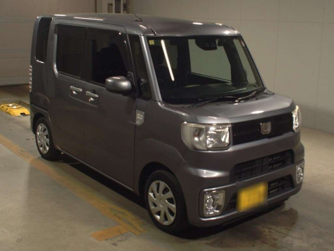 2018 Daihatsu Wake LA700S[2]