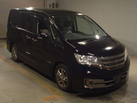 2013 Nissan Serena HC26[2]