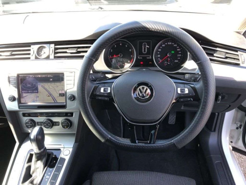 2016 Volkswagen Passat Variant 3CCZE[2]