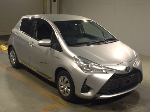 2018 Toyota Vitz NHP130[2]