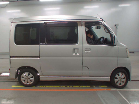 2006 Daihatsu Atrai Wagon S330G[2]