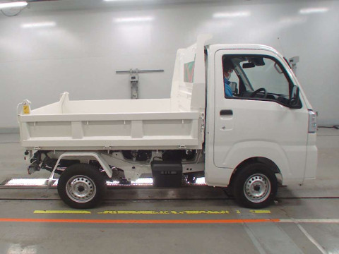 2024 Daihatsu Hijet Truck S510P[2]