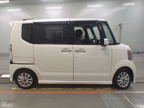 2013 Honda N-BOX CUSTOM JF1[2]