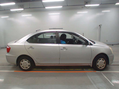 2002 Toyota Premio ZZT240[2]