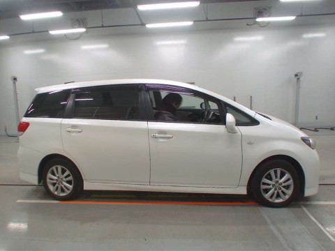 2010 Toyota Wish ZGE20W[2]