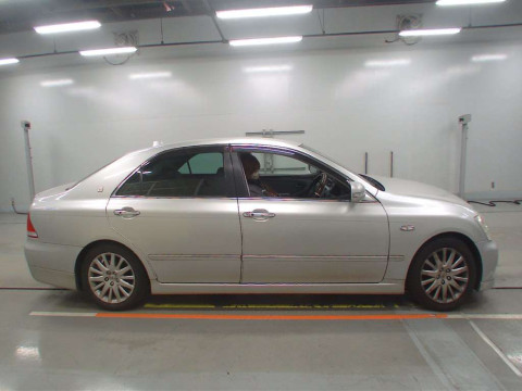 2004 Toyota Crown GRS182[2]