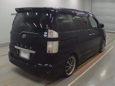 2005 Toyota Voxy AZR60G[1]