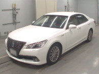 2013 Toyota Crown Hybrid