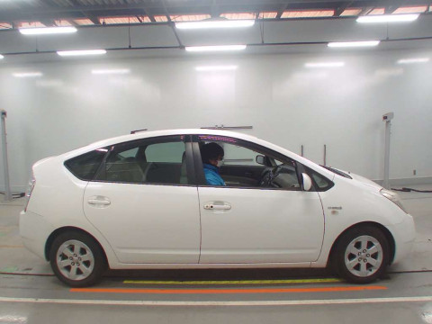 2008 Toyota Prius NHW20[2]