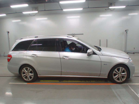 2010 Mercedes Benz E-Class  Station Wagon 212224C[2]