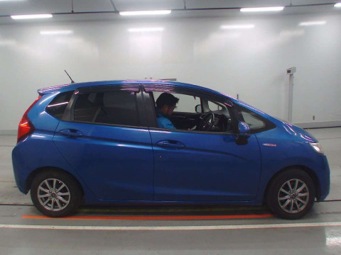 2013 Honda Fit Hybrid GP5[2]