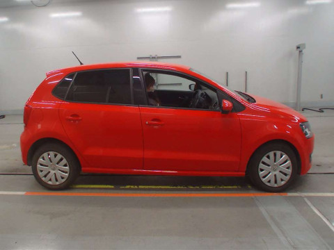 2014 Volkswagen Polo 6RCBZ[2]