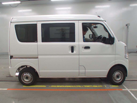 2023 Nissan NV100 Clipper DR17V[2]