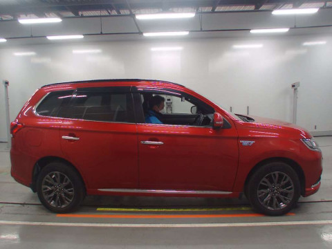 2017 Mitsubishi Outlander PHEV GG2W[2]