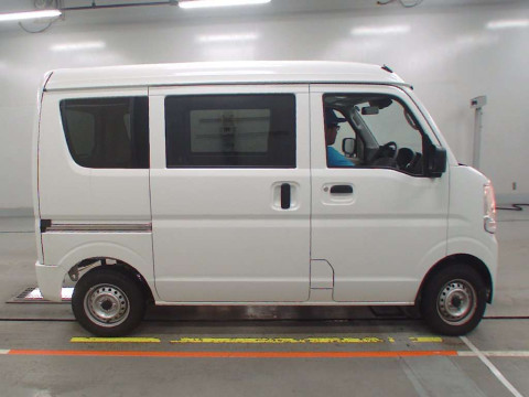 2024 Nissan NV100 Clipper DR17V[2]