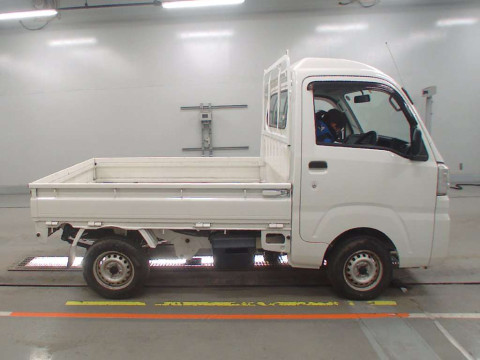 2017 Daihatsu Hijet Truck S500P[2]