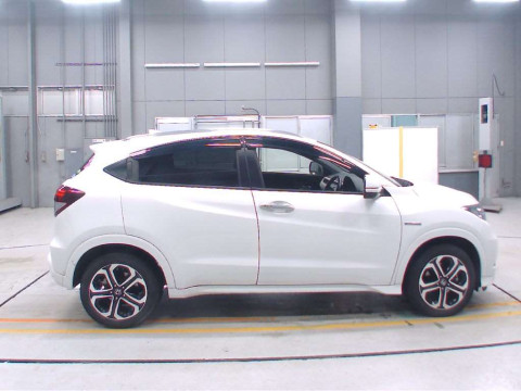 2016 Honda VEZEL RU3[2]