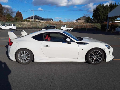 2016 Toyota 86 ZN6[2]