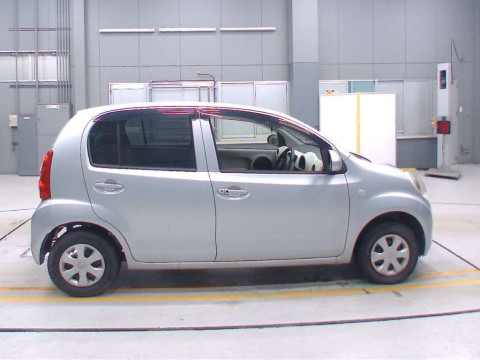 2012 Toyota Passo KGC30[2]