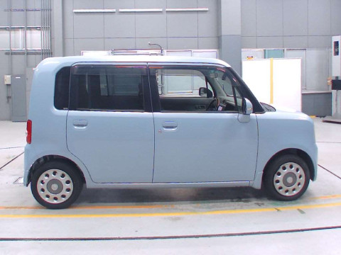 2010 Daihatsu Move Conte L575S[2]