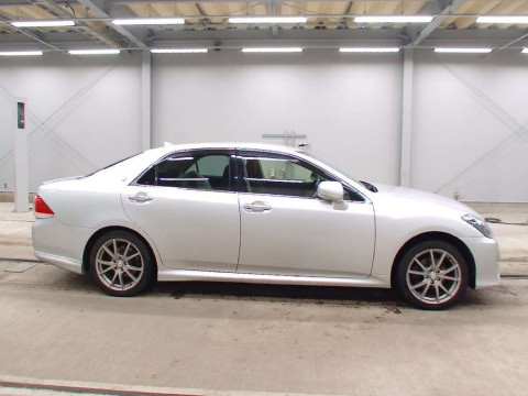 2012 Toyota Crown GRS201[2]