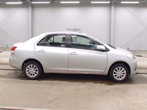 2010 Toyota Belta SCP92[2]