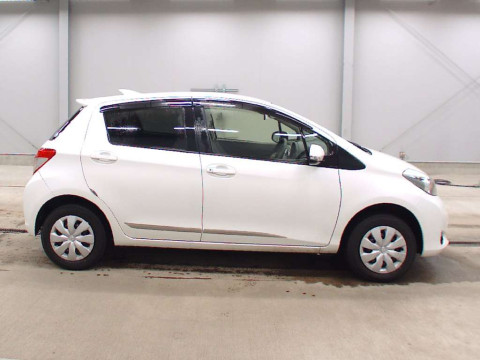 2012 Toyota Vitz NSP135[2]