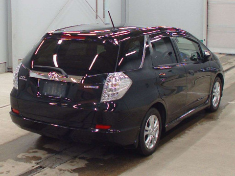 2012 Honda Fit Shuttle Hybrid GP2[1]