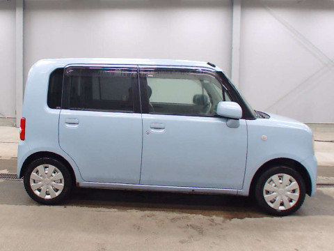 2011 Daihatsu Move Conte L585S[2]