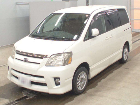 2005 Toyota Noah AZR65G[0]