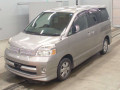 2006 Toyota Voxy