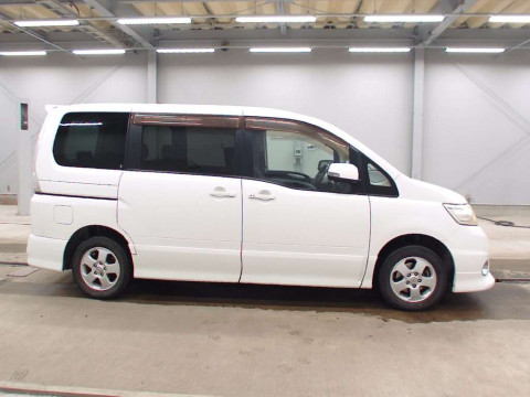 2010 Nissan Serena CNC25[2]