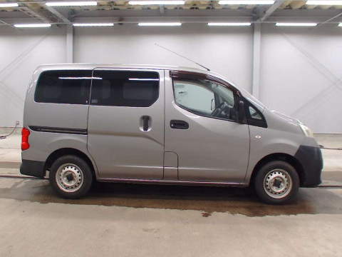 2010 Nissan NV200 Vanette VM20[2]