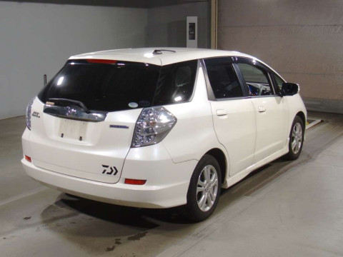 2012 Honda Fit Shuttle Hybrid GP2[1]