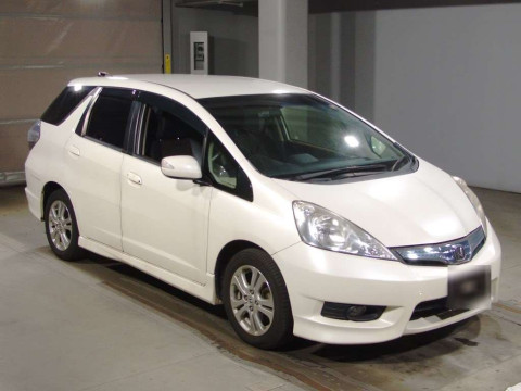 2012 Honda Fit Shuttle Hybrid GP2[2]