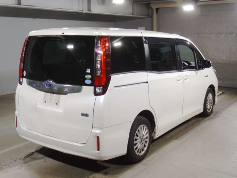 2016 Toyota Noah ZWR80G[1]