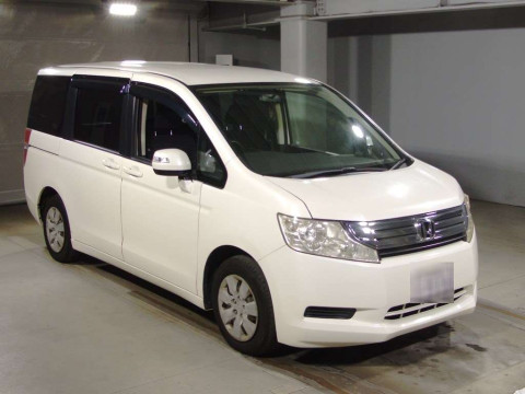 2010 Honda Step WGN RK1[2]