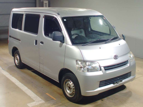 2009 Toyota Liteace Van S402M[2]